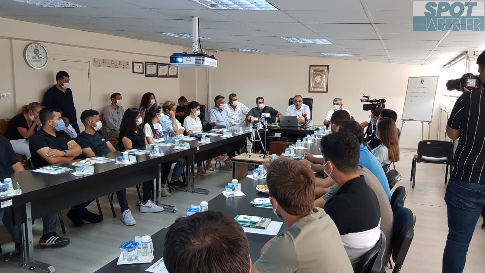 MAHMUT ESKİYÖRÜK ‘DEN TÜRKİYE’YE KOLTUK DERSİ