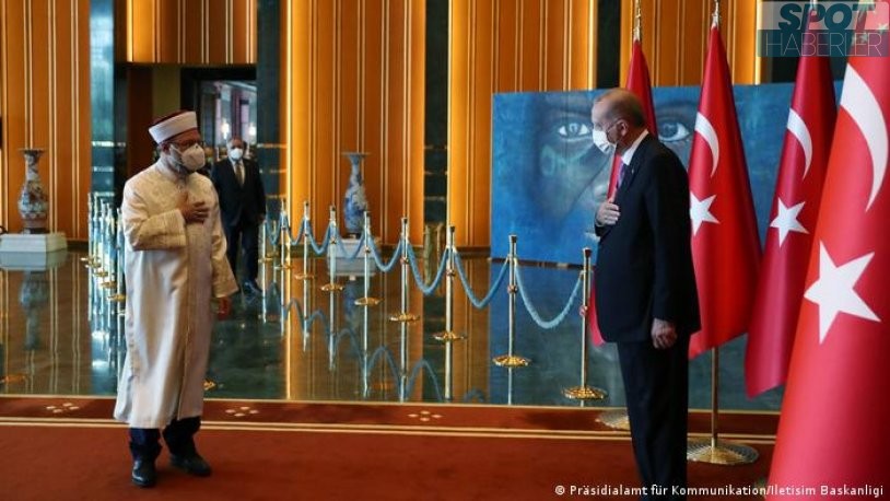 ‘Başkanlık sistemi’ protokolü değiştirdi: Diyanet, Genelkurmay Başkanı’nın önüne geçti!