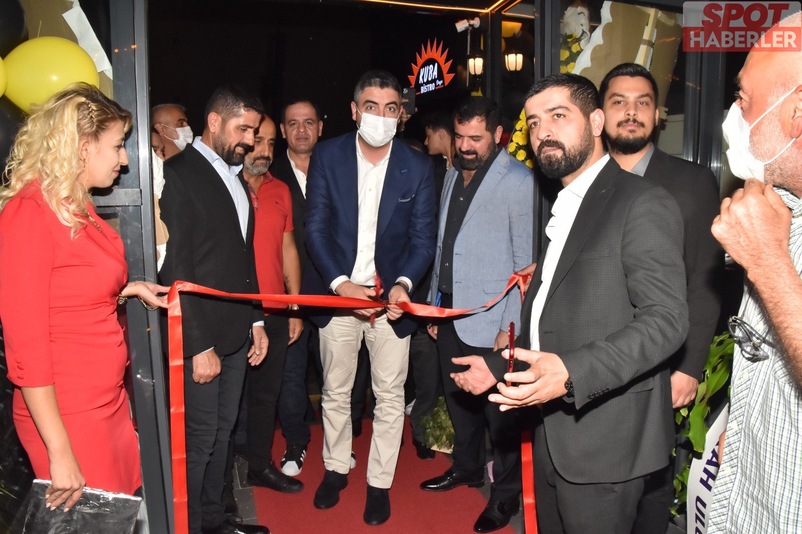 Açılışta Tuğba Özay, Ömer Danış Rüzgârı