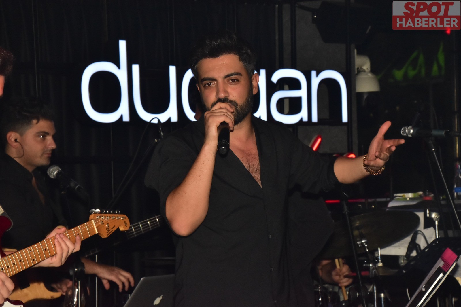 Yusuf Güney Duqqan’da performansıyla herkesi coşturdu