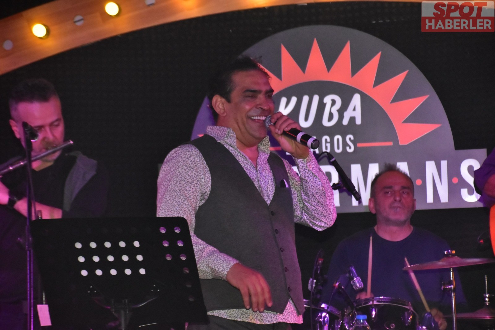 Kuba Dragos’ta Ege ile 90’lar rüzgarı