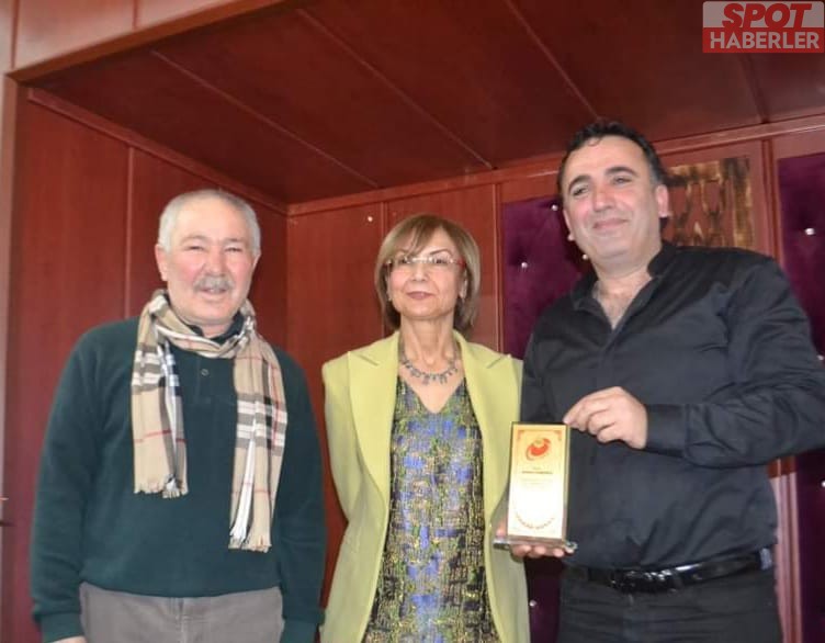 ŞAİR AYTEKİN KARAPAÇA’NIN 3. ŞİİR KİTABI “ABELYA ÇİÇEĞİ” TANITILDI