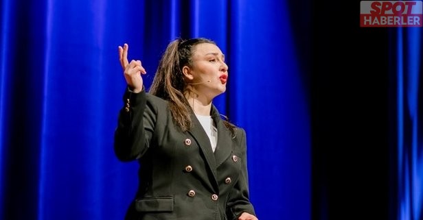 Yasemin Sakallıoğlu Amsterdam’ı kahkahaya boğdu