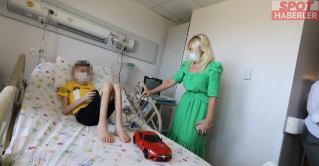 Bursa’da çöp dolu evde kilitli bulunan çocuktan ilk görüntüler… 17 kilogram ağırlığında 138 santimetre boyunda