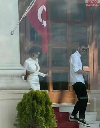 Beren Saat ve Kıvanç Tatlıtuğ 12 Yıl Sonra Yeniden Birlikte Aynı Sette