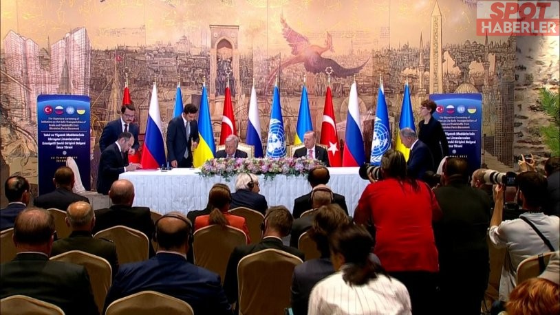 Tahıl koridoru için Dolmabahçe’de imzalar atıldı: Ukraynalı ve Rus bakanlar iki farklı anlaşma imzaladı