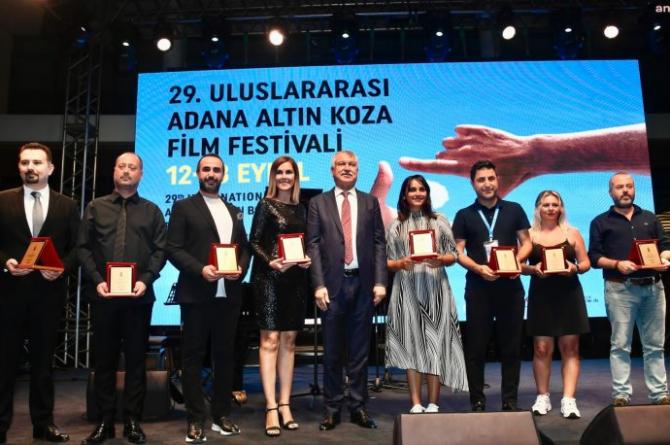 29. Uluslararası Altın Koza Film Festivali’nde onur ödülleri Hale Soygazi ve Müjdat Gezen’e