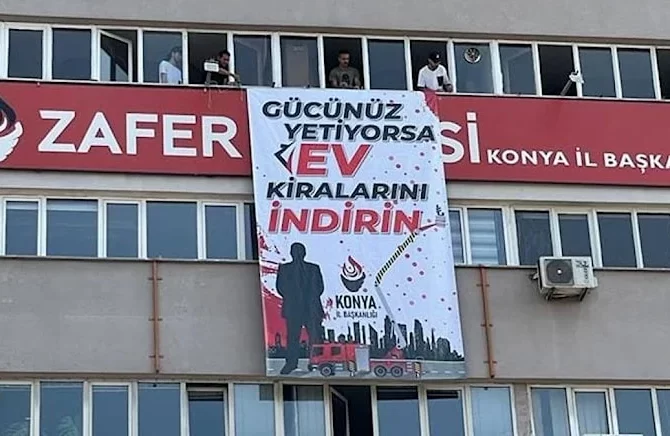“Yerli ve milli Escobar” afişleri indirilen Zafer Partisi yeni afişiyle bu kez meydan okudu