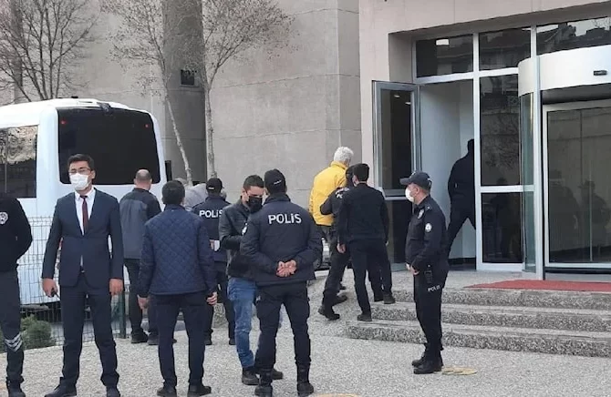 Montrö Sözleşmesini savunan 104 emekli amiralin davası ertelendi