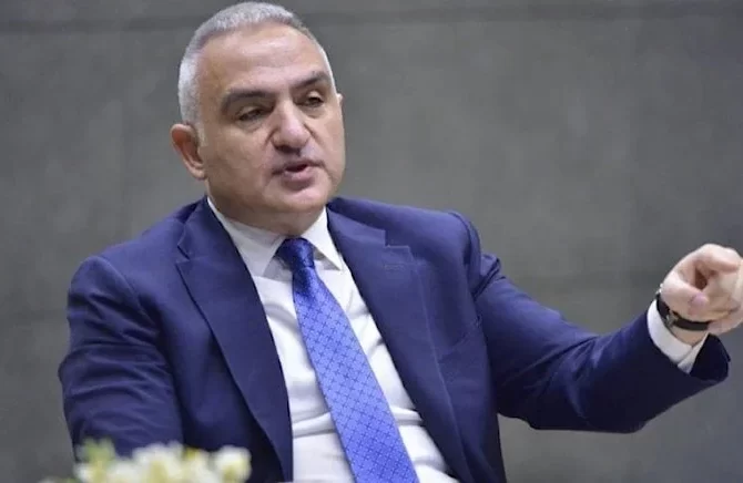 Bakan’ın önerisi: İptal edilen festivaller için ‘yargıya gidin’