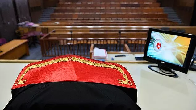 Hayat kadınlarının dosyalarını cinsel ilişki karşılığında kapatan cumhuriyet savcısı görevden uzaklaştırıldı