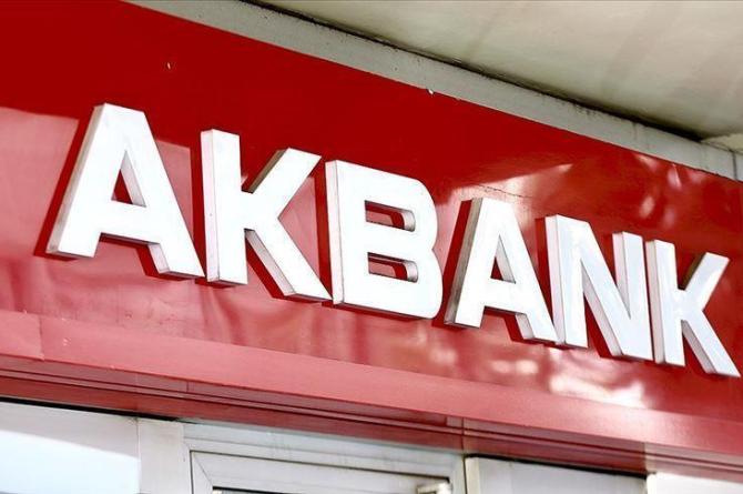 Akbank hesabını kontrol edenler şok yaşadı: Taksitler iki defa çekildi, borçlar ikiye katlandı!