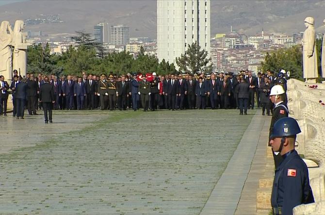 Devlet erkanının Anıtkabir’i ziyaret etti