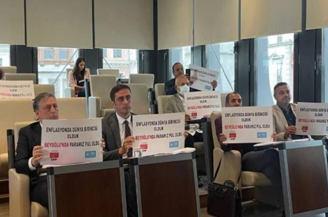 TÜİK’in enflasyonuna AKP’li Belediye de inanmadı