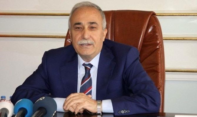 AKP Milletvekili Ahmet Eşref Fakıbaba hem AKP’den hem milletvekilliğinden istifa etti