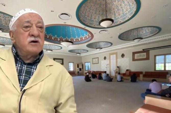 Yunan gazetecileri çağırıp Türkiye’yi şikayet eden FETÖ elebaşı Gülen, fenalaşınca söyleşiyi yarım bıraktı