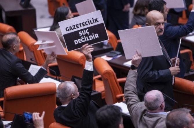 Gazeteciler Cemiyeti: Sansür ve ceza kabusu üstümüze çökecek ama boyun eğmeyeceğiz