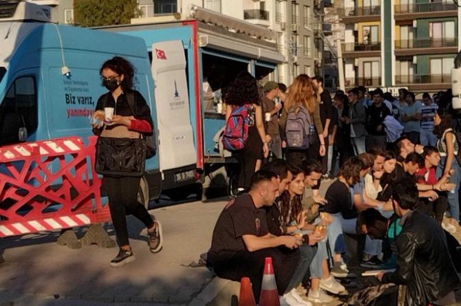 Üniversite öğrencilerine ücretsiz yemek hizmetine kapıları kapattı