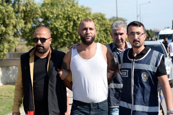 Yabancı numaradan aranan eşini tabancayla vurdu