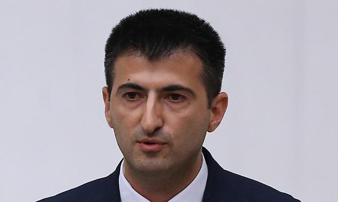 Mehmet Ali Çelebi’ye akrabasından sert sözler: ‘Oturacağın o koltukta gözyaşları var’