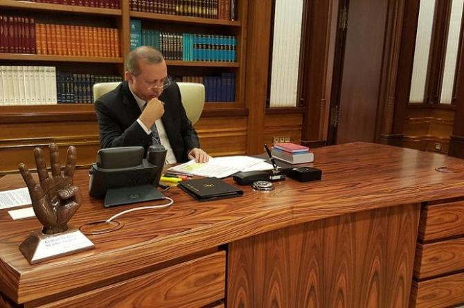 Uyuşturucu, silahlı tehdit, terör örgütü üyeliği: Erdoğan iki hükümlüyü affetti!