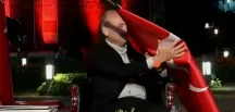 Süleyman Soylu’nun başına canlı yayında bayrak düştü