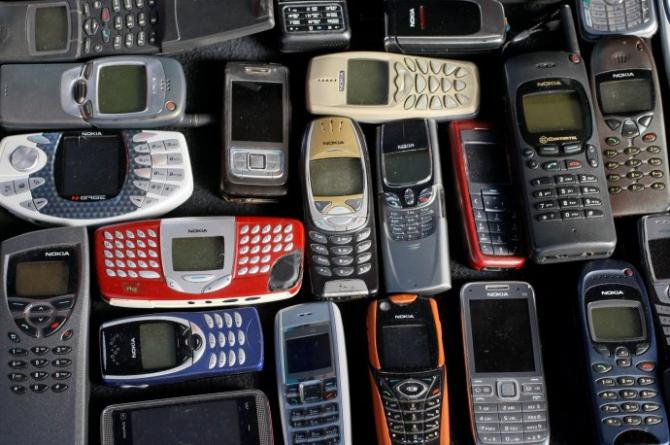 Evinde bu eski telefonlardan olanlar dikkat: Zengin olabilirsiniz!