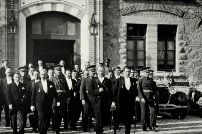 Tunç Soyer yazdı: Yaşasın demokrasi, yaşasın Cumhuriyet!