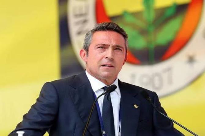 Ali Koç futbol oynarken ayağı kırıldı