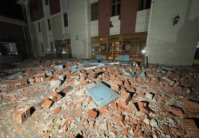 İşte deprem bölgesinden gelen görüntüler