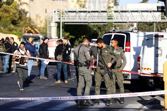 Batı Kudüs’te otobüs durağında patlama