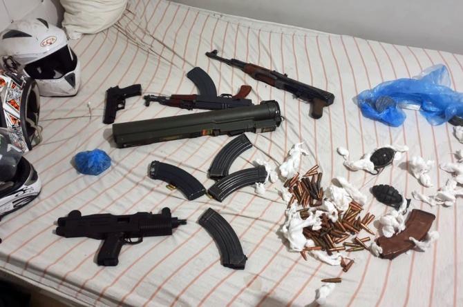 Evden cephanelik çıktı