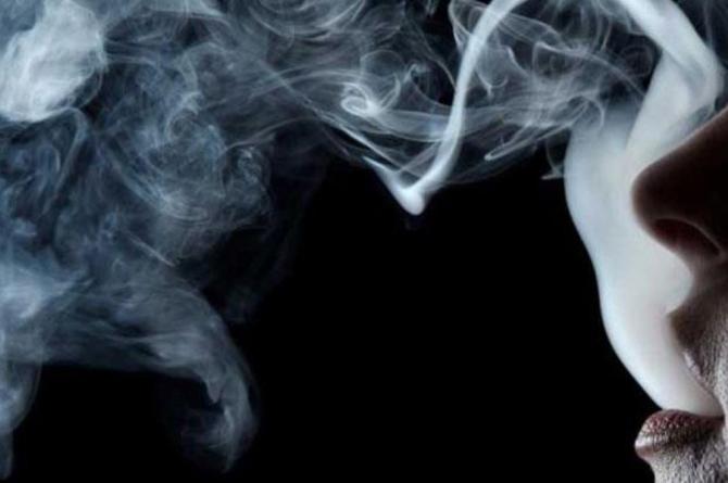 20 yıl sigara içenle, hiç içmeyen birinin ciğeri karşılaştırıldı!