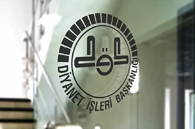 Diyanet’in hazırladığı takvimde Cumhuriyet Bayramı’nın tarihi 30 Ekim diye yazıldı