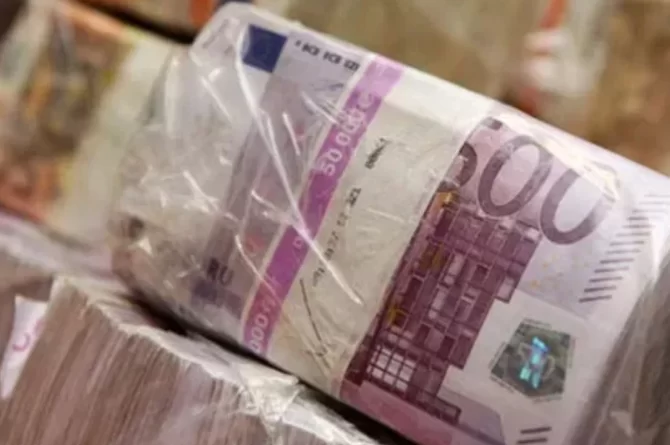 Zeytinburnu’nda dövizleri düşüren kurye 84 bin euroyu kaybetti!