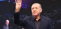 Türkiye enkaz altında kaldı, Cumhurbaşkanı ortadan kayboldu