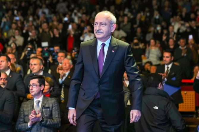 Yeni anket: Kılıçdaroğlu ilk turda seçimi alıyor, AKP’nin oy oranı önümüzdeki aylarda daha da düşebilir