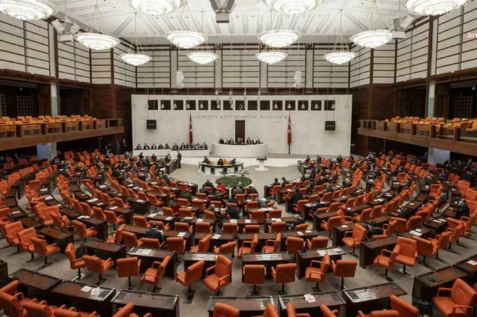 TBMM’de İYİ Parti’nin kadınların sorunlarının araştırılması için verdiği önerge AKP ve MHP oylarıyla reddedildi