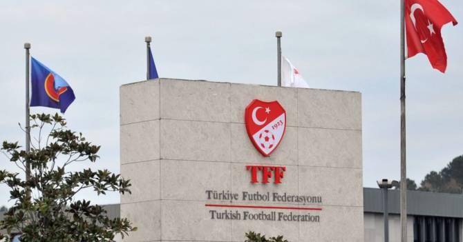 Türkiye’deki tüm maçlar süresiz olarak ertelendi