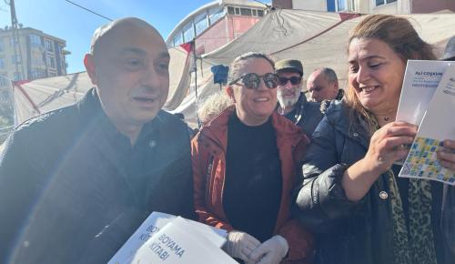 İYİ Parti Ataşehir Belediye Başkan adayı Ali Coşkun, 6 Şubat depreminde hayatını kaybedenleri andı