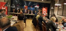 Gazeteciler belediye başkan adaylarını iftar da buluşturdu