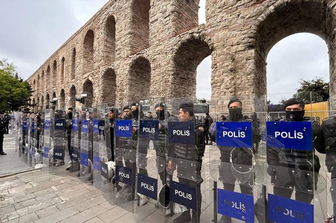 Taksim’e ilerlemeye çalışan ve polisimize saldıran 210 şahıs gözaltına alındı