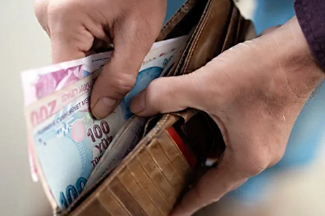 Emekli maaşında muhtemel zam tabloları belli oldu: En düşük ücret ne kadar olur?