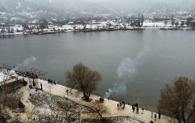 Ödemiş Gölcük beyaza büründü
