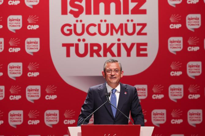 Özgür Özel: Birinci parti sorumluluğumuzla çalışıyoruz