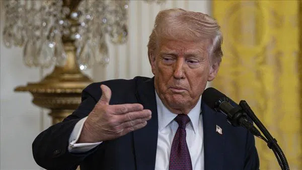 Trump Ukrayna’ya Kırmızı Kart Gösterdi: Askeri Yardımları Durdurdu!