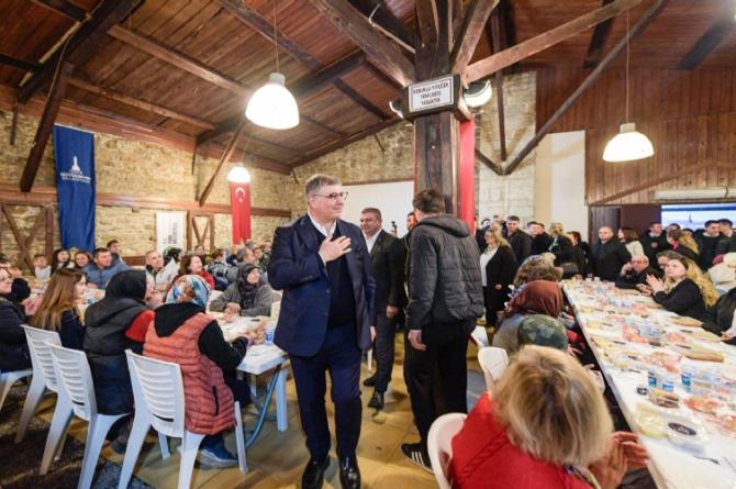 Başkan Tugay, Tirelilerle iftarda buluştu