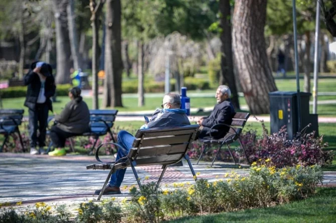 Buca Hasanağa Bahçesi Yenilendi