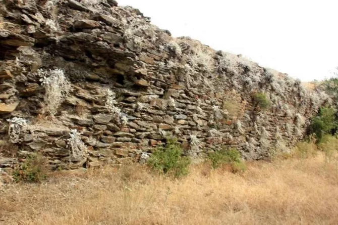 Tire Hisarlık Köyü Kalesi