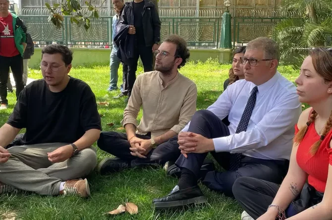 İzmir’de Demokrasi ve Adalet Nöbeti